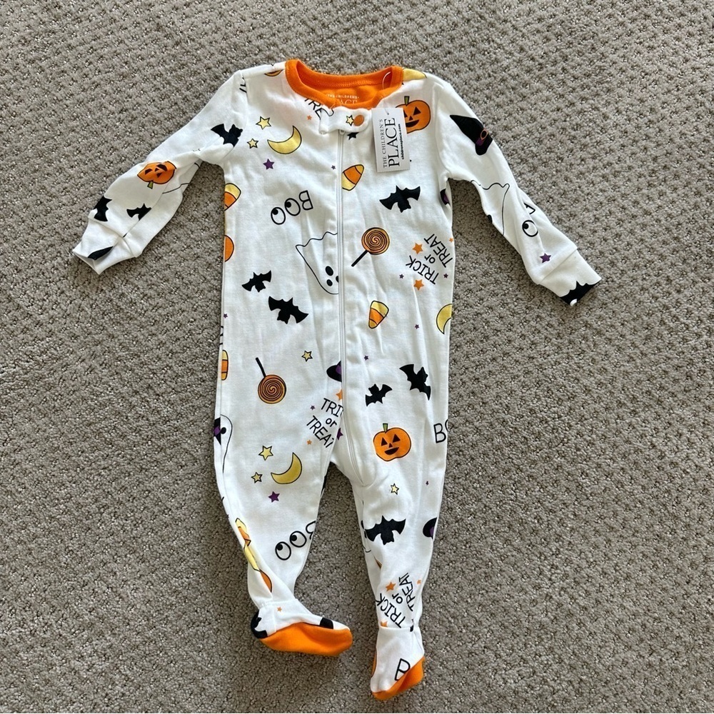 NWT Halloween Long Sleeve Onesie & Pajama Bundle 0-3 Months - Picture 10 of 11